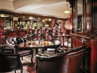 Buswells Hotel - Bar