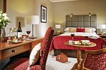 Buswells Hotel