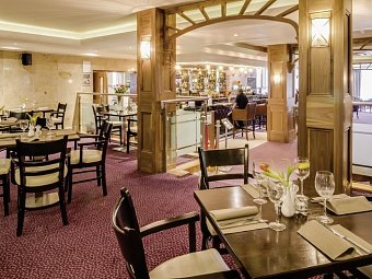 Academy Plaza Hotel