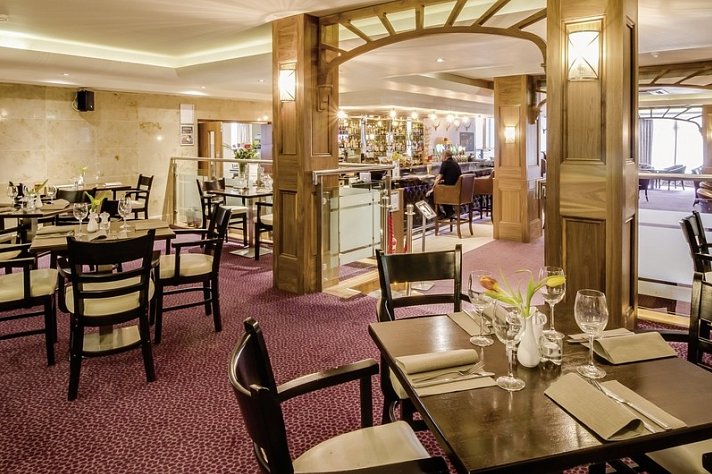 Academy Plaza Hotel