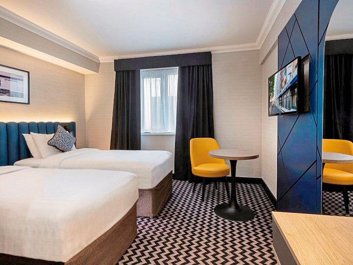 Academy Plaza Hotel