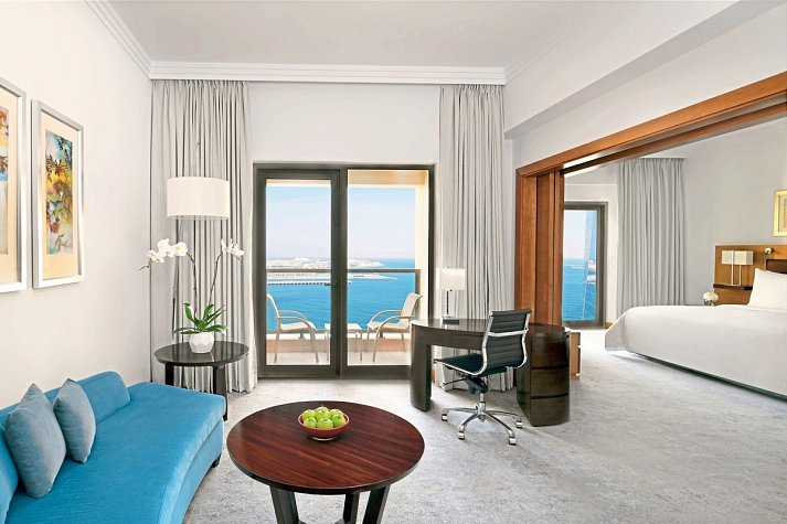 Mövenpick Hotel Jumeirah Beach - Wohnbeispiel Executive Suite Partial Sea View with Balcony (Zimmercodierung WT1)