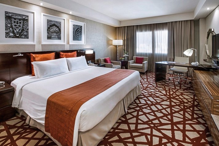 Crowne Plaza Dubai Deira