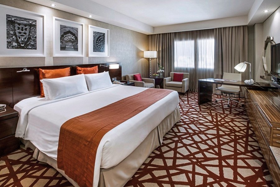 Crowne Plaza Dubai Deira - Wohnbeispiel Deluxe Room (Zimmercodierung DB1)