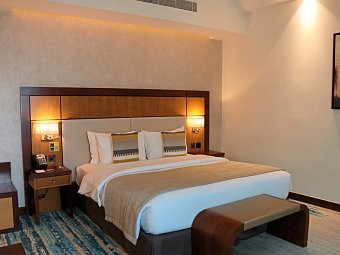 Golden Tulip Media Hotel - Wohnbeispiel Standard Room King bed (Zimmercodierung DB1)