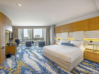 Mövenpick Dubai Creek - Wohnbeispiel Deluxe Room (Zimmercodierung UD1)
