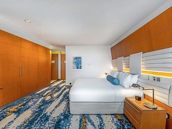 Mövenpick Dubai Creek - Wohnbeispiel Deluxe Room Creek (Zimmercodierung UD2)