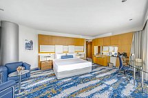 Mövenpick Dubai Creek - Wohnbeispiel Superior Room (Zimmercodierung US1)