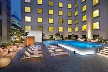 Hilton Garden Inn Dubai, Mall Avenue