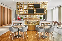 Hilton Garden Inn Dubai, Mall Avenue