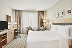 Hilton Garden Inn Dubai, Mall Avenue