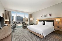 Hilton Garden Inn Dubai, Mall Avenue