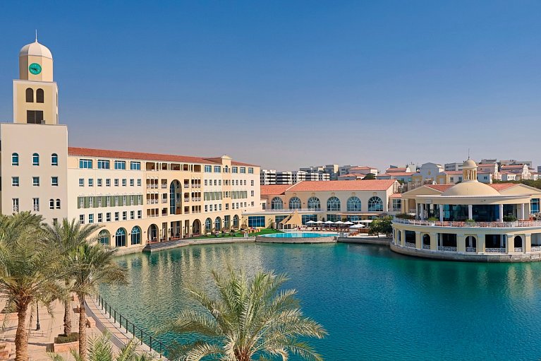 Millennium Lakeview Hotel