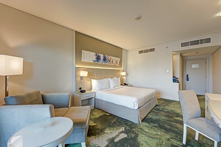 Millennium Lakeview Hotel