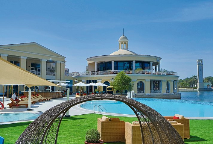 Millennium Lakeview Hotel