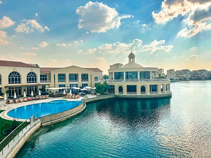 Millennium Lakeview Hotel
