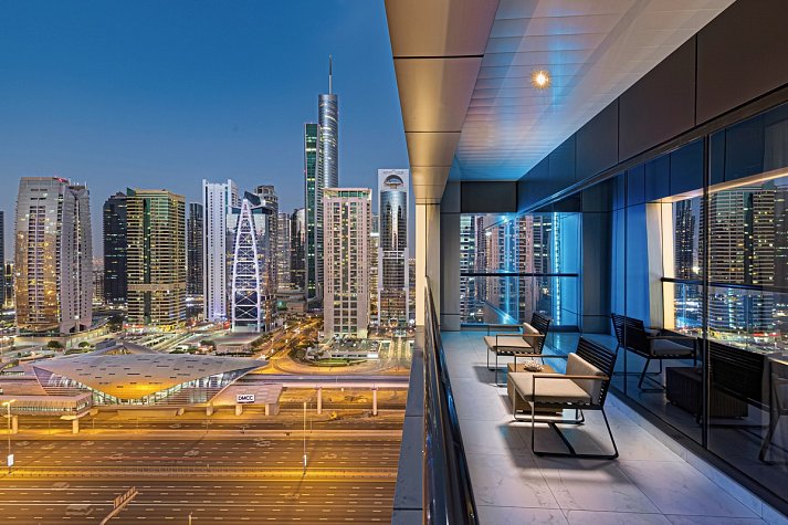 Millennium Place Marina - Wohnbeispiel Deluxe Room (Balcony) (Zimmercodierung UD1)
