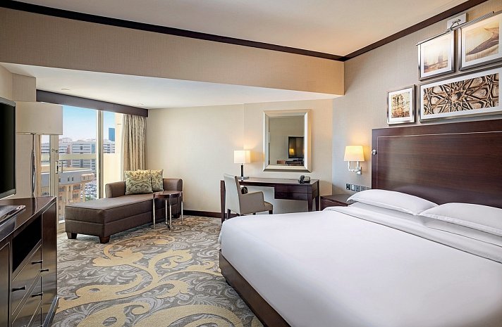 Sheraton Dubai Creek Hotel & Towers
