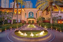 The Ritz-Carlton, Dubai - Blue Hour Foutain View