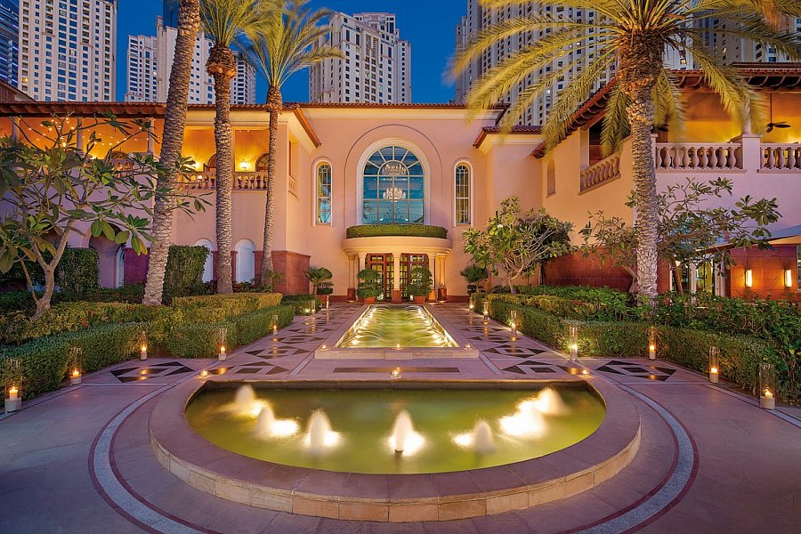 The Ritz-Carlton, Dubai - Blue Hour Foutain View