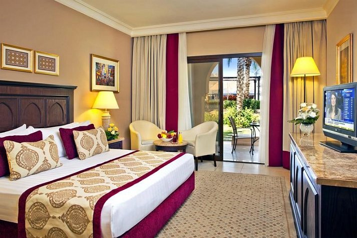 JAZ Miramar Al Aqah Beach Resort - Wohnebeispiel Deluxe Room Pool View (Zimmercodierung UD2)