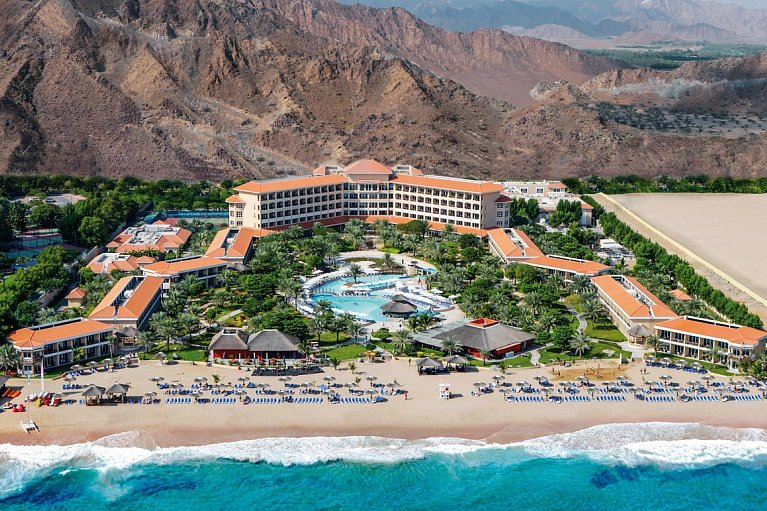 Fujairah Rotana Resort & Spa Al Aqah Beach