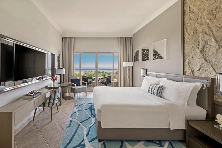 Fujairah Rotana Resort & Spa Al Aqah Beach