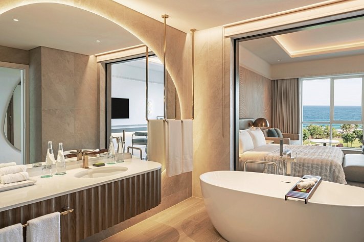 Le Meridien Al Aqah Beach Resort