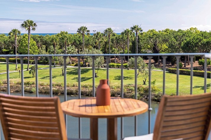 Domes Lake Algarve, Autograph Collection - Beispiel Balkon Emerald Retreat (Zimmercodierungen UG4 & WIG)