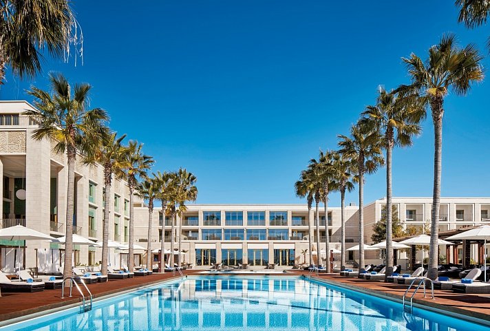 Victoria Golf Resort & Spa