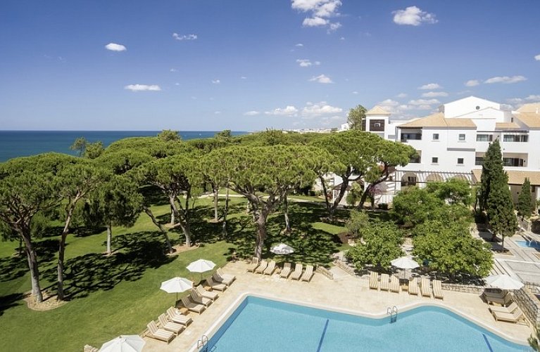 Pine Cliffs Hotel, a Luxury Collection Resort