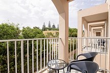 Vila Galé Collection Praia - Beispiel Balkon Doppelzimmer Landblick (Zimmercodierung DBL)