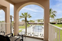 Vila Galé Collection Praia - Beispiel Balkon Doppelzimmer Poolblick (Zimmercodierung DBP)