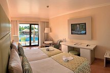 Baia Grande - Wohnbeispiel Doppelzimmer Poolblick (Zimmercodierung DDP)