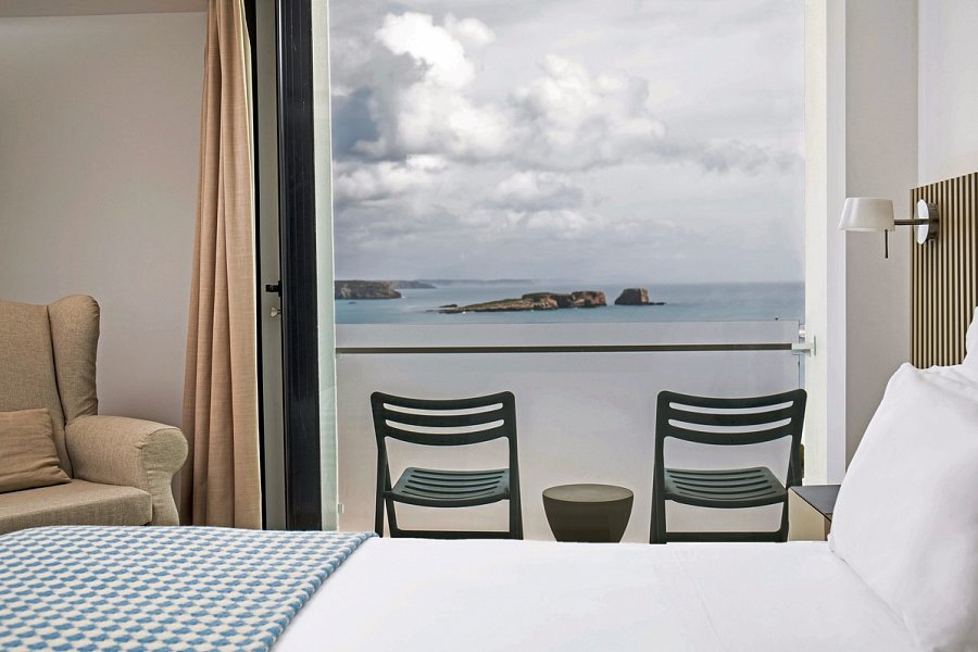 Memmo Baleeira - Wohnbeispiel Doppelzimmer Superior Meerblick (Zimmercodierung DSM)