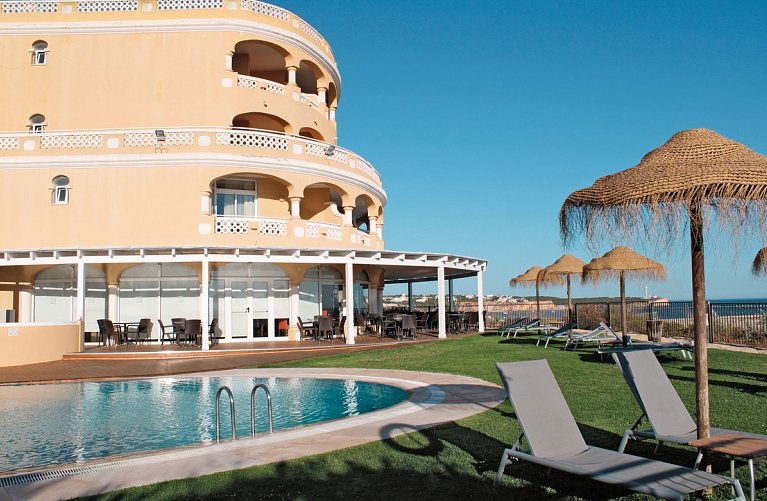 AP Oriental Beach