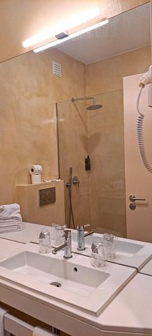 Navegadores - beispiel Bad Doppelzimmer Standard (Zimmercodierungen DG1 & DG2)