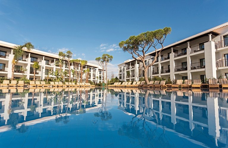 Pine Cliffs Gardens