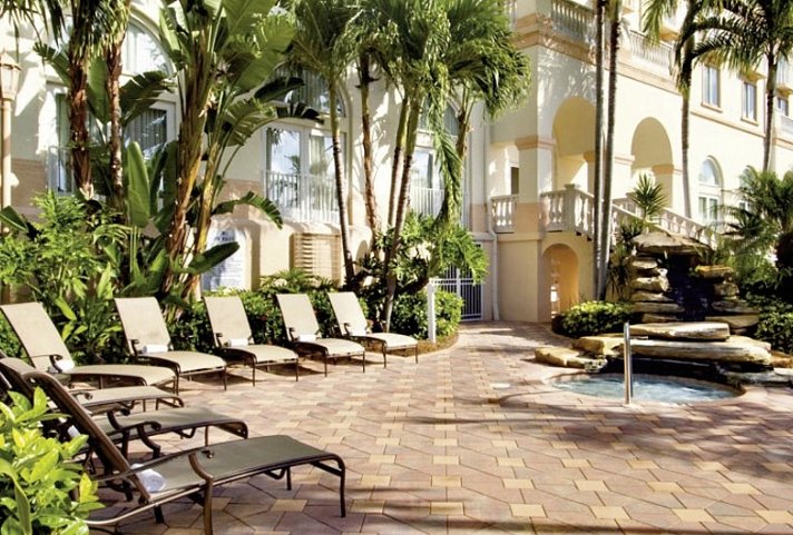 Hilton Naples