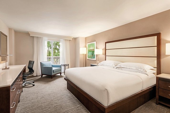 Hilton Naples