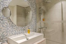 Sentido Galosol - Beispiel Bad Doppelzimmer seitl. Meerblick (Zimmercodierung DBN)
