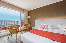 Enotel Sunset Bay - Wohnbeispiel Doppelzimmer Meerblick Balkon (Zimmercodierungen D5M, D1M & D3M)