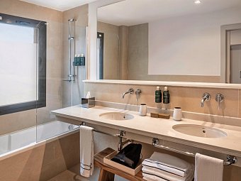 Meliá Lloret de Mar - Badbeispiel Doppelzimmer Standard (Zimmercodierungen DX1 & DX2)