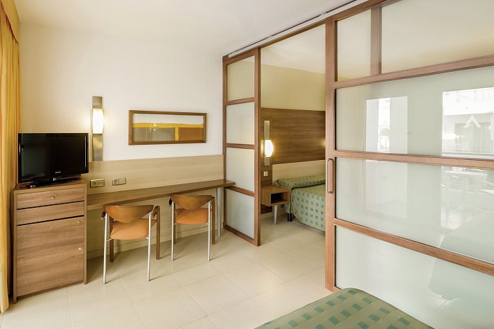 AQUA Hotel Aquamarina & Spa - Wohnbeispiel Familienzimmer (Zimmercodierung FB1)