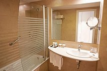 Golden Taurus Aquapark Resort - Badbeispiel Doppelzimmer (Zimmercodierung DB1)