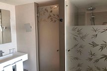 Metropol - Badbeispiel Doppelzimmer Komfort (Zimmercodierung DF1)