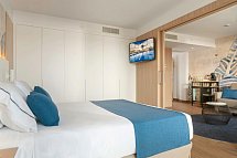 L'Azure Hotel - Wohnbeispiel Suite Pooblick (Zimmercodierungen WBP & WIP)