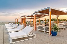 L'Azure Hotel