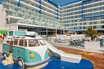 L'Azure Hotel
