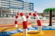 L'Azure Hotel